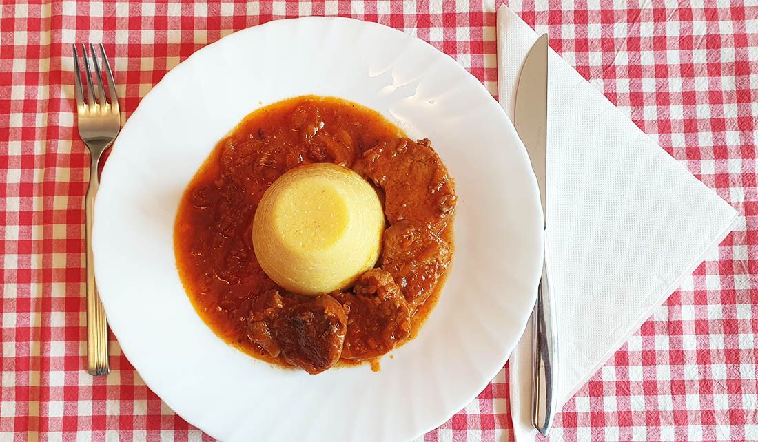 RECEPTI DUBROVAČKOG PRIMORJA Svinjski umbul u šugu od povrća i vina