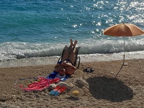 MISTERIJA S PLAŽE Nezgodan pad ili novi trend?