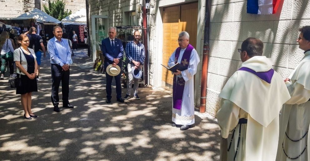 Na pazaru otkrivena spomen ploča za žrtve zračnih bombardiranja Splita
