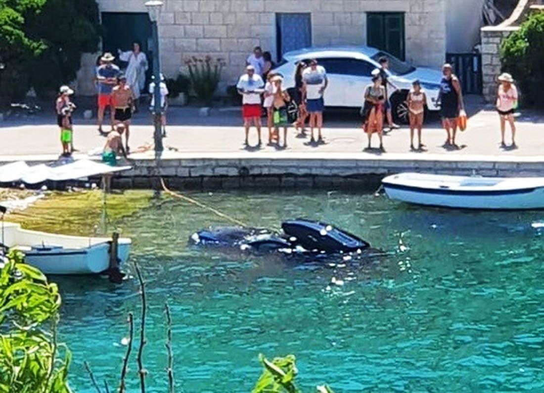 Htio spustiti gliser u more, pa mu “zaplivao” BMW