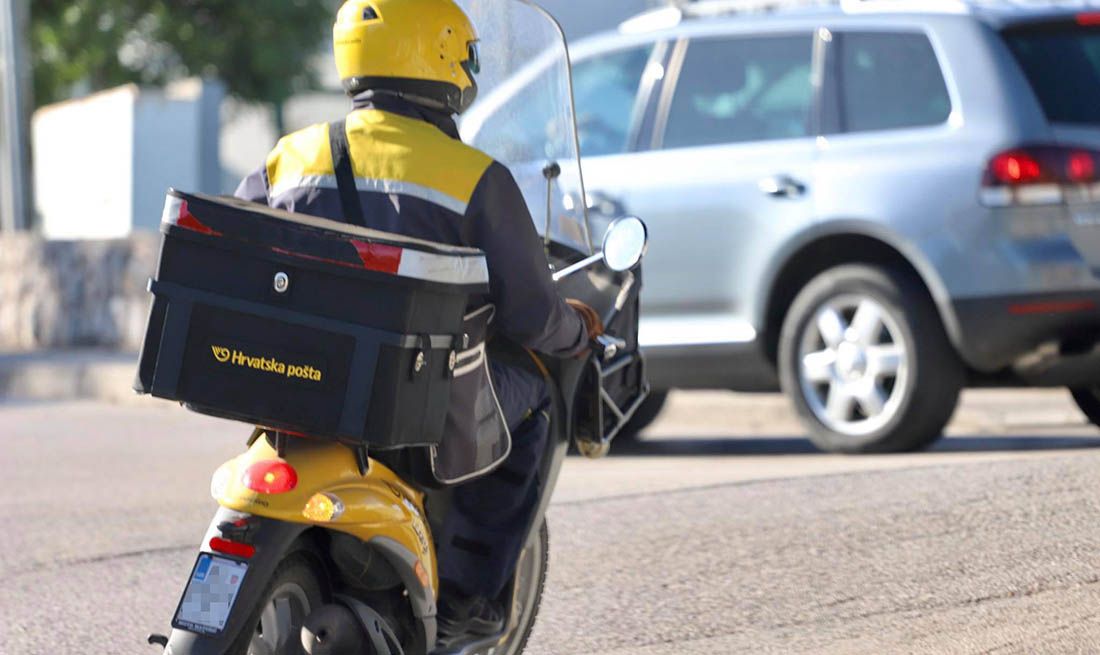 U istarskom Novigradu poštaru ukrali moped!