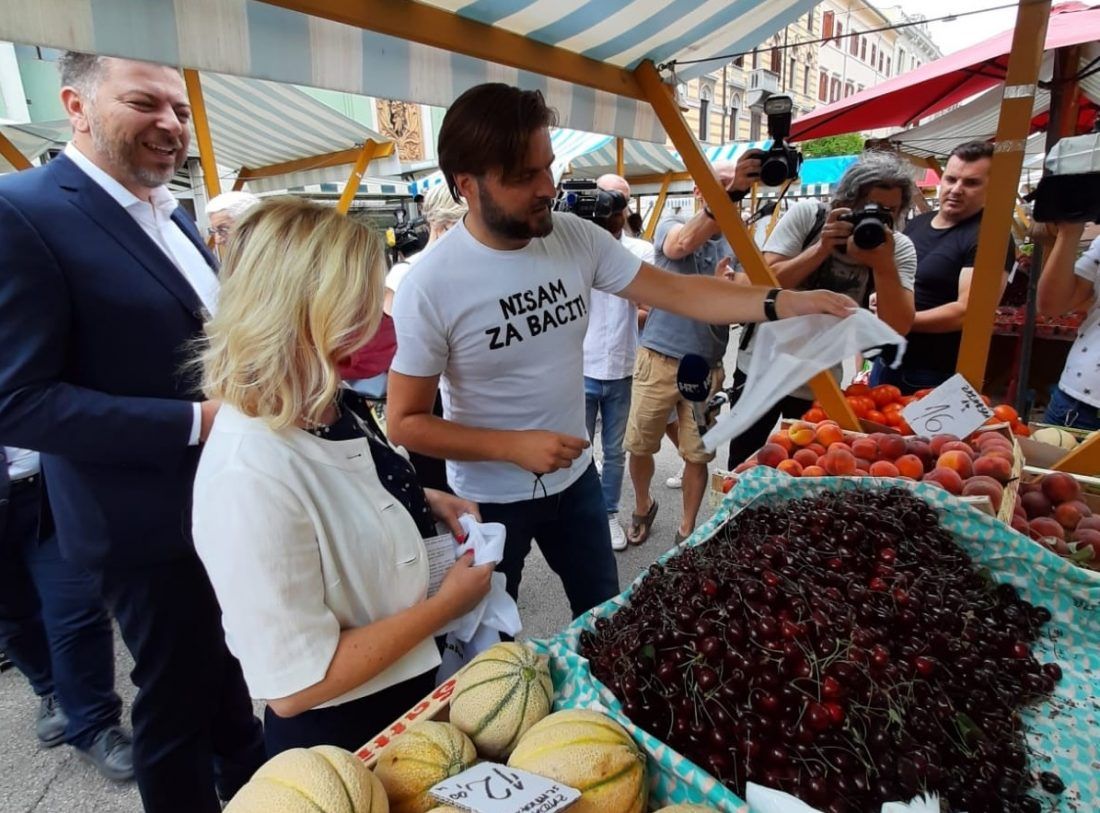 Ministar Ćorić stesao liniju pa je pokazao na riječkoj tržnici