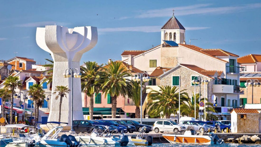 RIVA POSTAJE PJEŠAČKA ZONA Vodičani zabranili parkiranje uz obalu