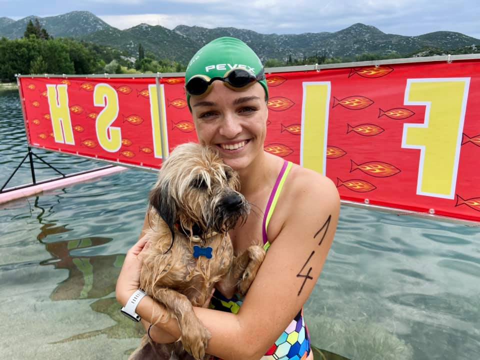 SRCEM ZA MALE HEROJE Dina Levačić pliva  14,5 Nm između otoka Vira i Ista u humanitarnoj akciji