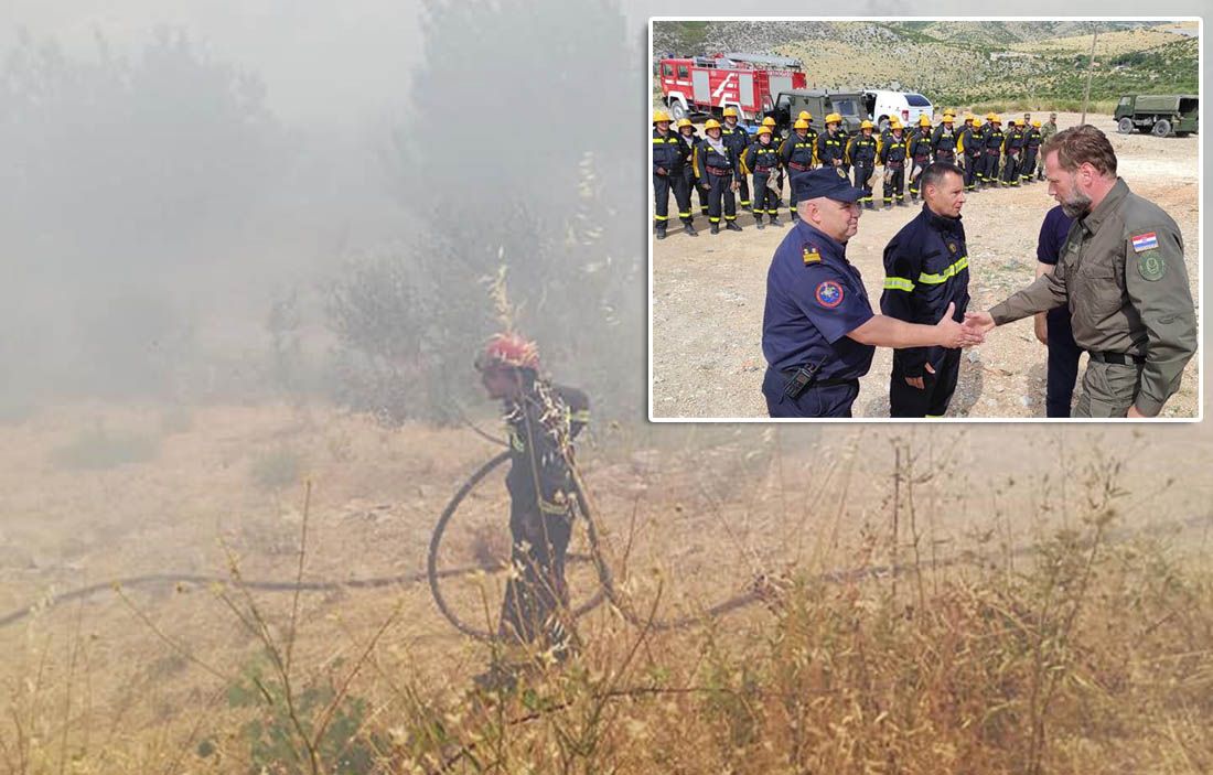 Požar u trogirskom zaleđu pod kontrolom gasitelja – Svratili ministar obrane i glavni vatrogasni zapovjednik