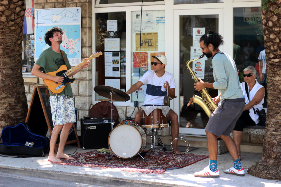 LASTOVO – OTOK GLAZBE Fantastičan festival u prekrasnoj uvali