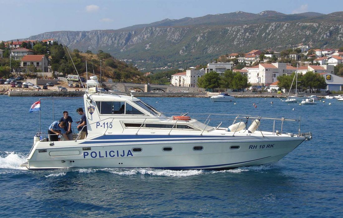U akvatoriju Lošinja i Raba zatečeno osam stranaca u nedozvoljenom glisiranju