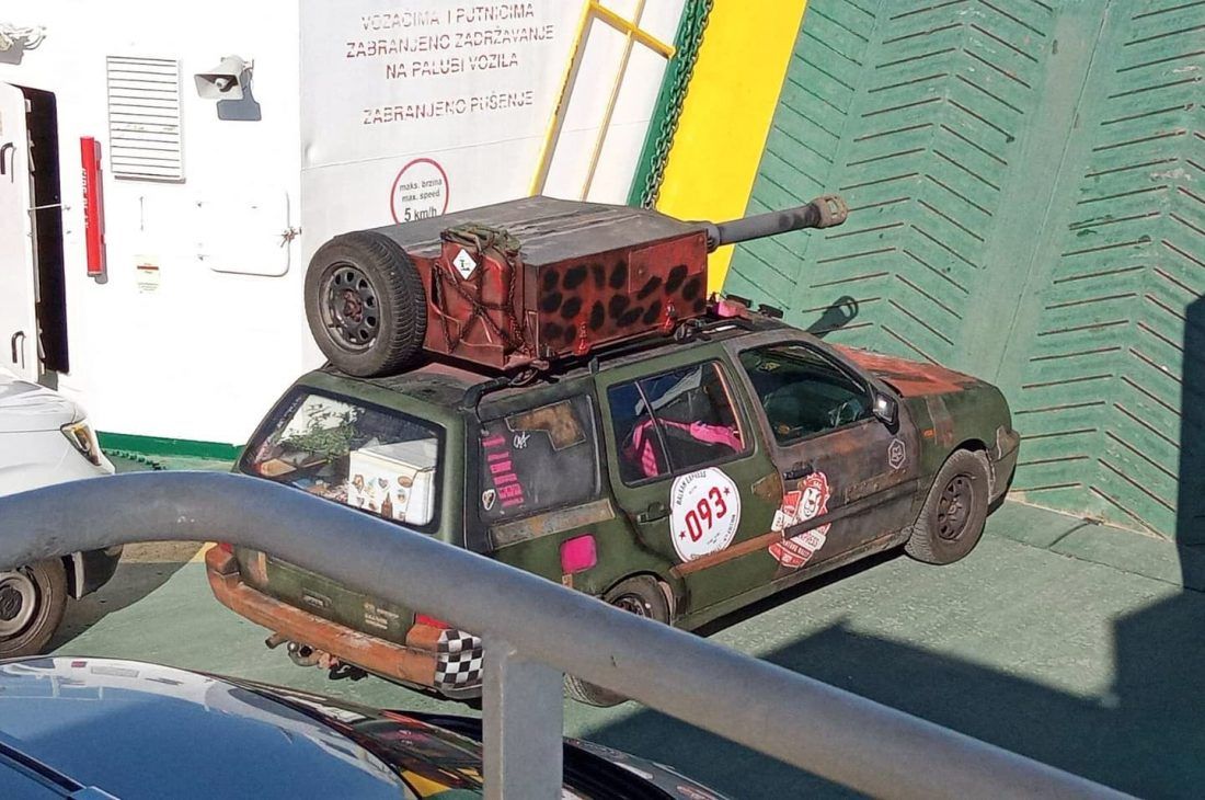 FOTO Neobično vozilo u trajektu Jadrolinije – Doznali smo što radi tu