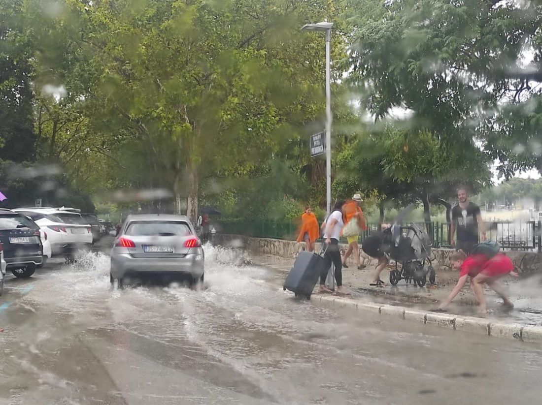 Na splitskom području u 24 sata palo više od dvostruko kiše od mjesečnog prosjeka