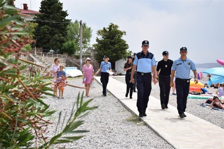 KARLOBAG Zajedničke aktivnosti domaćih i stranih policajaca za sigurnost u turizmu