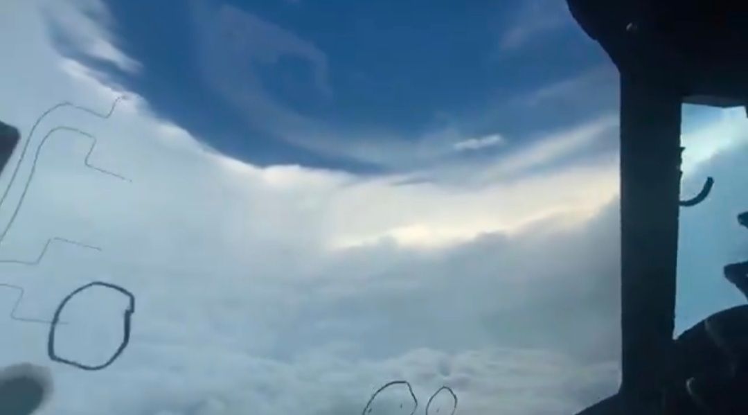 VIDEO Pogledajte kako izgleda središte jednog od najjačih uragana koji su pogodili SAD