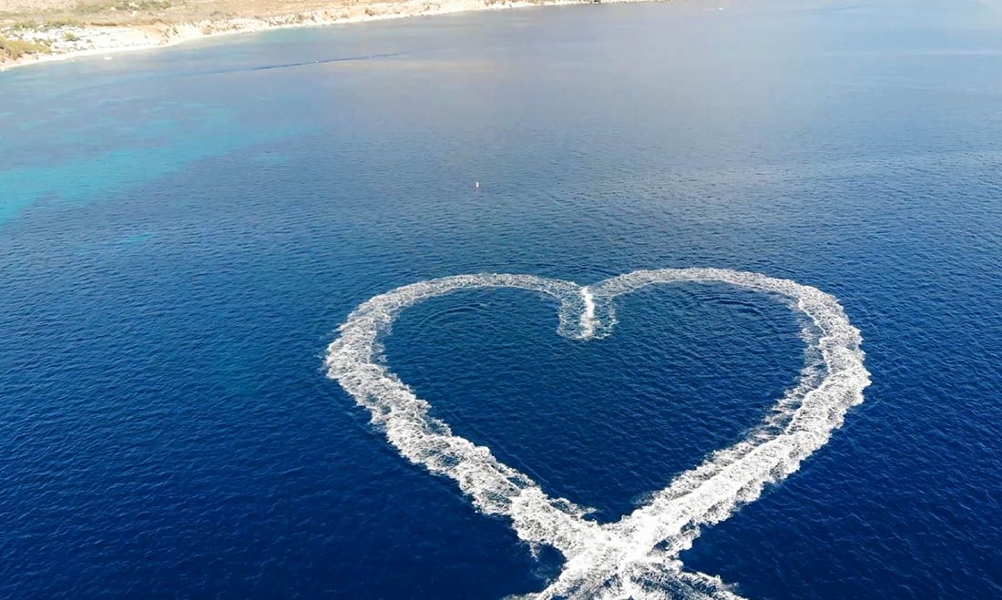 VIDEO: SRCE IZ OREBIĆA Dvojica mladića s jet skijevima: “Izraz naše ljubavi prema Jadranskom moru i odgovornoj vožnji”