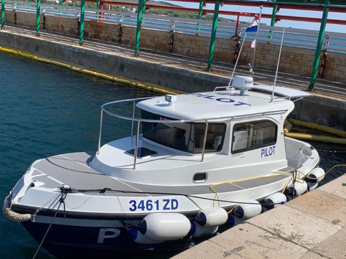 SUDAR PLOVILA U ZADARSKOM KANALU Talijanu odvezali gumenjak, pa ga na pučini udarilo peljarsko plovilo
