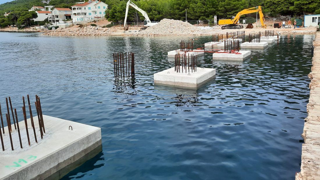 KAPRIJE Postavljeni prvi nadmorski armirano-betonski piloti novog pristaništa