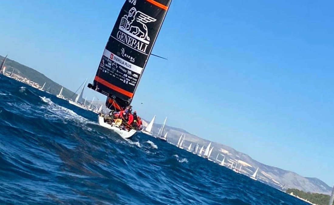 PO OLUJNOJ BURI ODJEDRENA 77. VIŠKA REGATA Imamo novi rekord i pobjednika prve etape