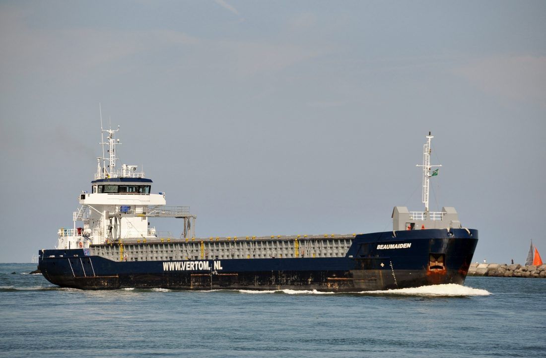 Nizozemski teretnjak se zabio u otok jer je dežurni časnik na mostu zaspao