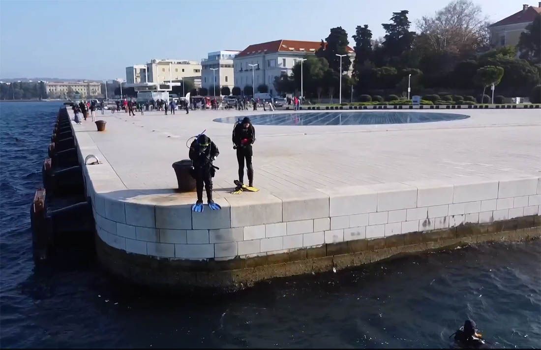Ronioci iz Bibinja očistili podmorje kod Pozdrava suncu i Morskih orgulja u Zadru