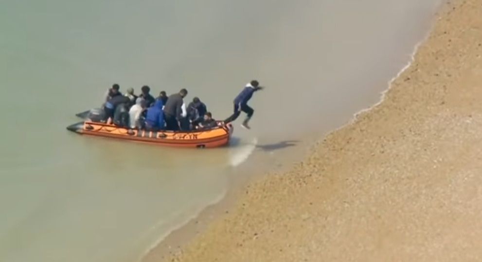 Nikad veći broj migranata koji su u jednom danu pokušali ući u Veliku Britaniju preko La Manchea