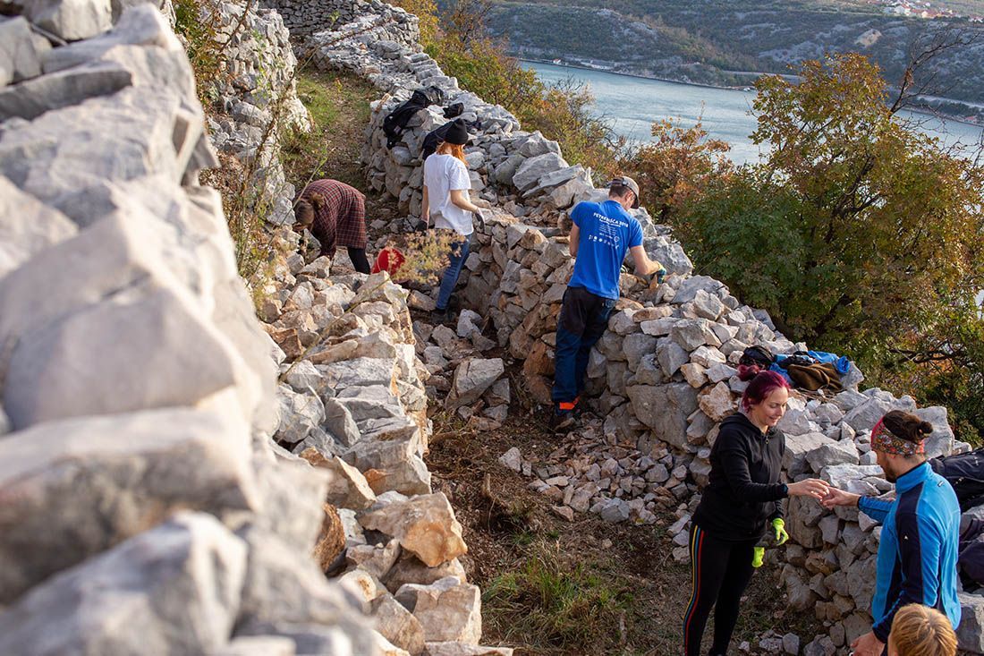 Kreće suhozidna radionica uređenja puta oko Dolčine, PRAPUTNJAK