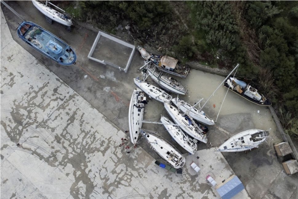 VIDEO Talijanska obala puna odbačenih luksuznih jedrilica kojima krijumčari prevoze migrante