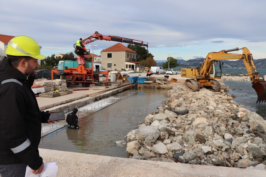 REKONSTRUKCIJA LUKA NA PELJEŠCU Radovi u Trpnju i Dračama u punom jeku