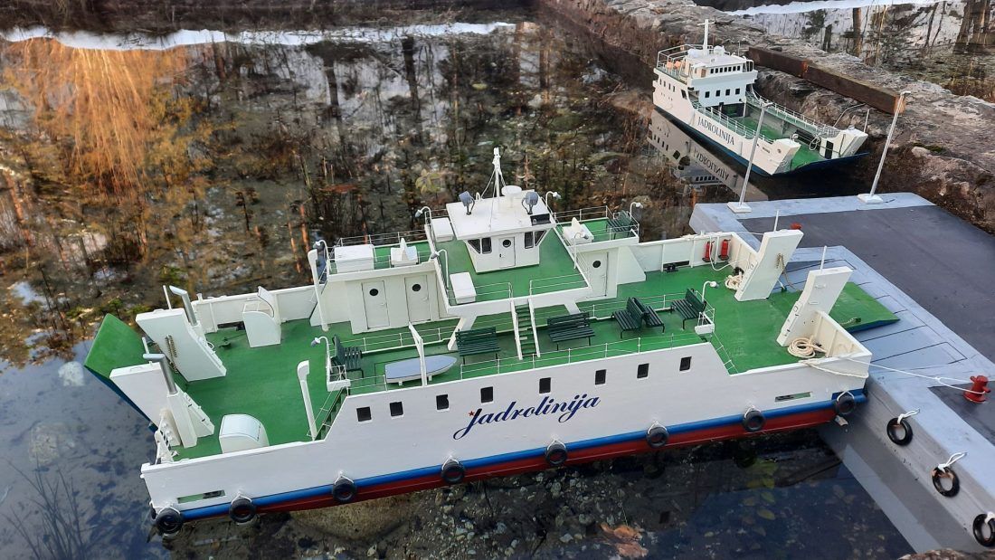 FOTO/VIDEO Na slovenskom jezeru zaplovila dva Jadrolinijina trajekta