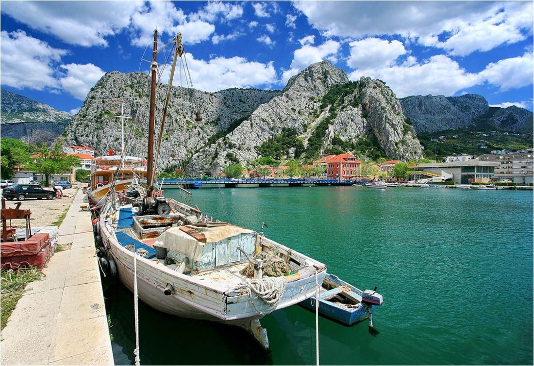 Ribaru u Omišu provalili u brodsku kabinu i ukrali opremu za ribolov