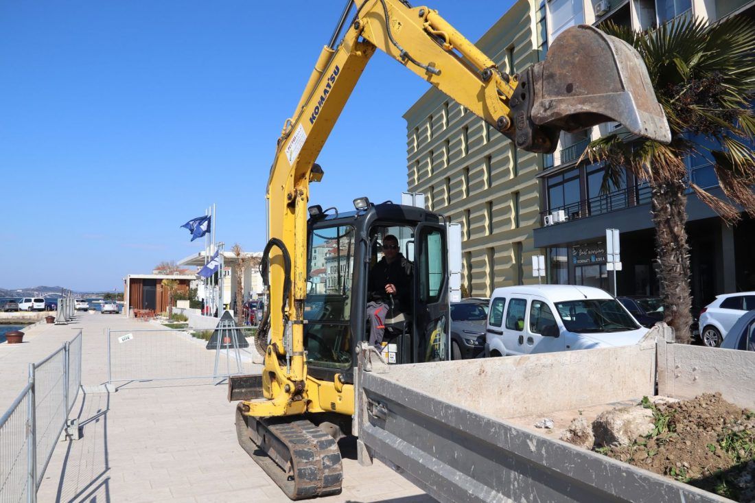 Počela rekonstrukcija javne rasvjete na šibenskoj rivi