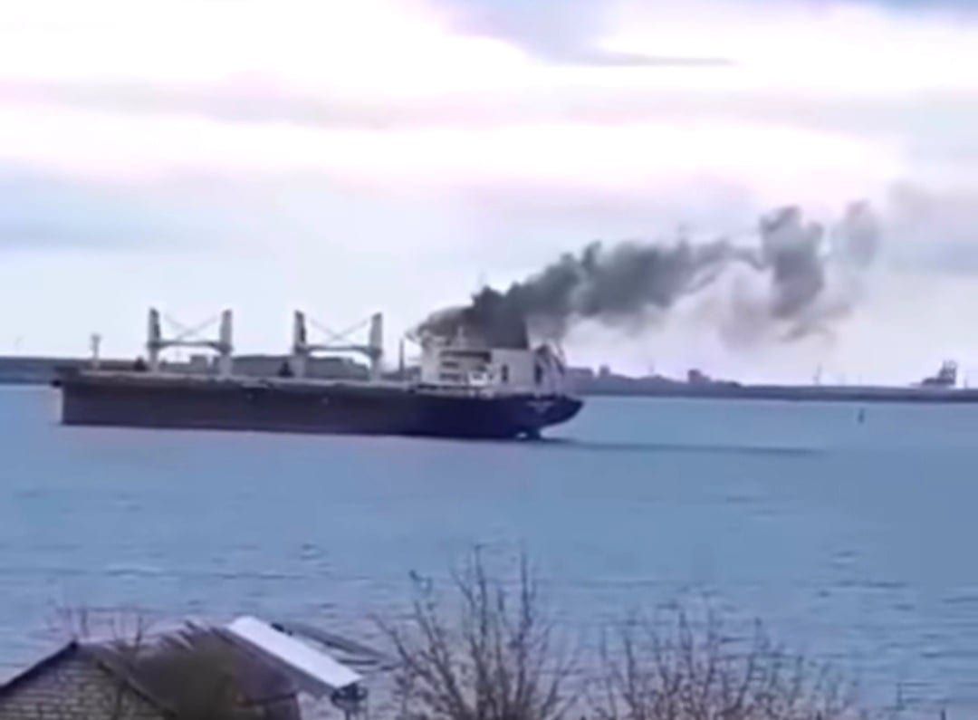 VIDEO U Crnom moru raketiran civilni teretni brod – Poginuo pomorac