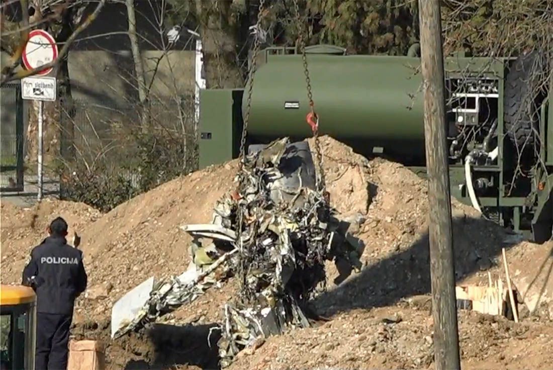 VIDEO Iz kratera izvučena letjelica