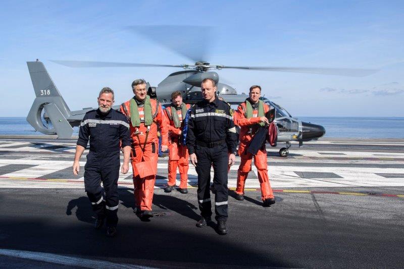 Francuzi objavili fotografije s nosača: Plenković i Banožić u “Top gun” izdanju