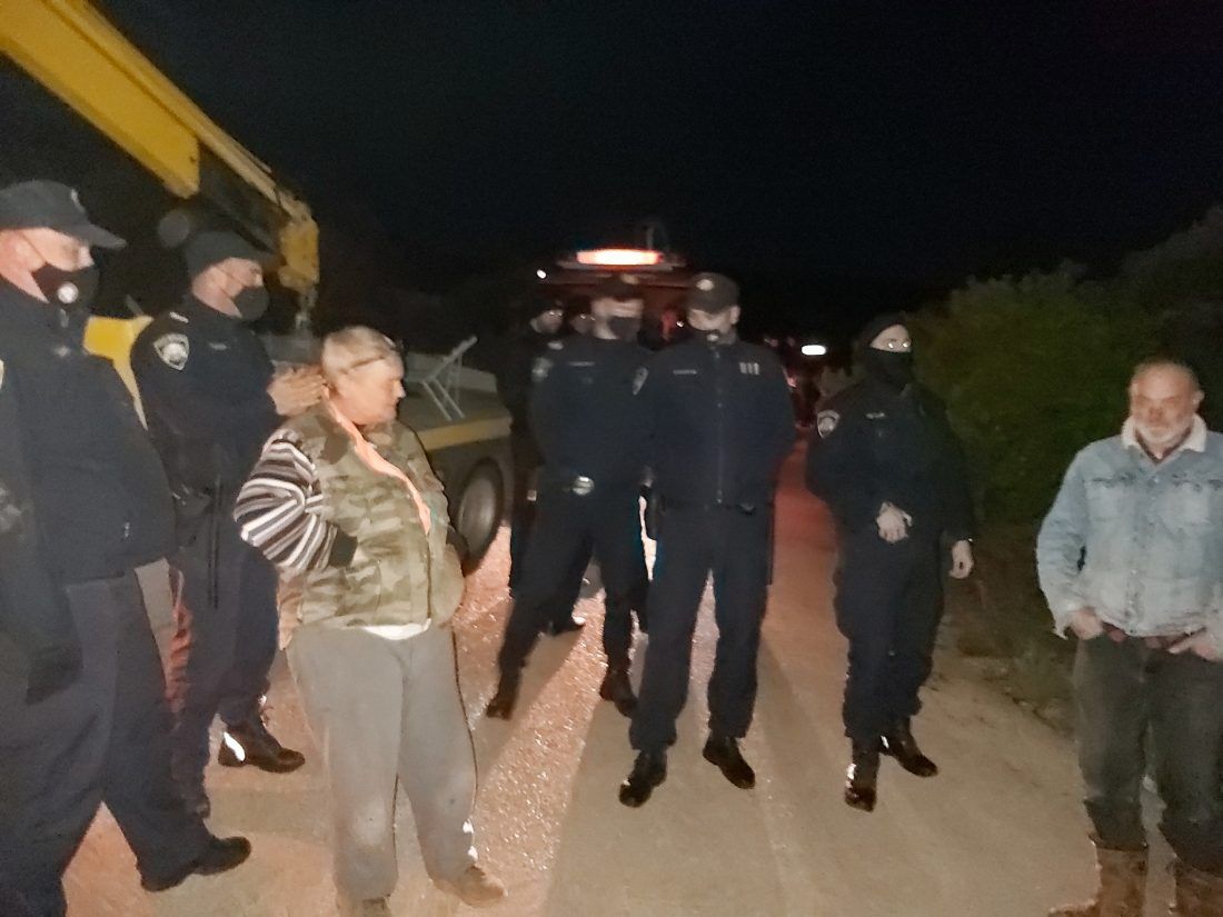 DVOJICA PRIVEDENA Odbili maknuti vozila s gradilišta u luci Mrtvaška na Lošinju