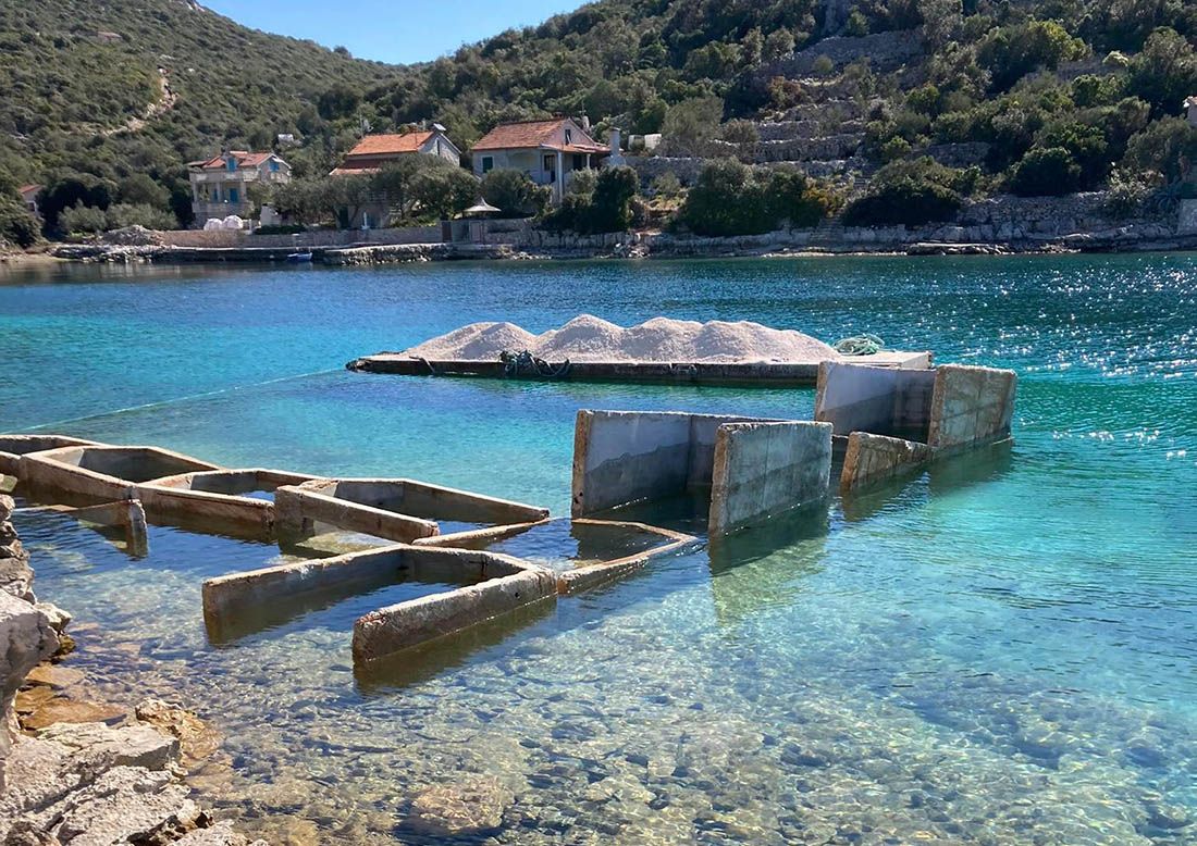 BETONIRANJE MORA U NETAKNUTOJ UVALI Pogledajte ovaj bezobrazluk s otoka Pašmana