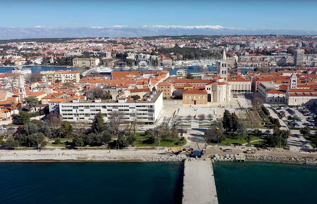 VIDEO: NAPREDUJE OBNOVA ZADARSKE RIVE Do Morskih orgulja demontirano 783 m2 kamene površine