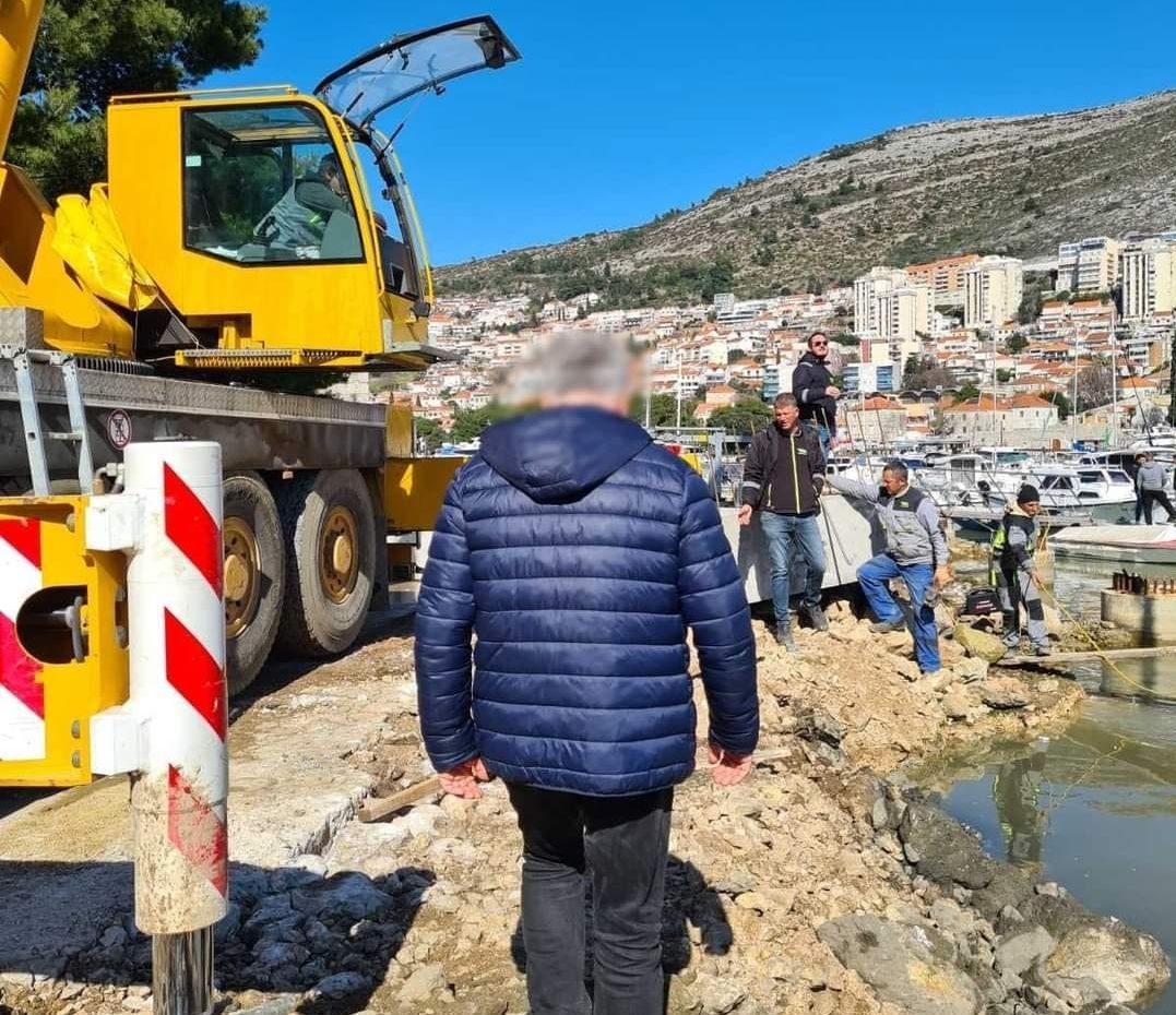 Izdano upozorenje građanima Dubrovnika: “Ne prolazite Lapadskom obalom dok traju radovi!”