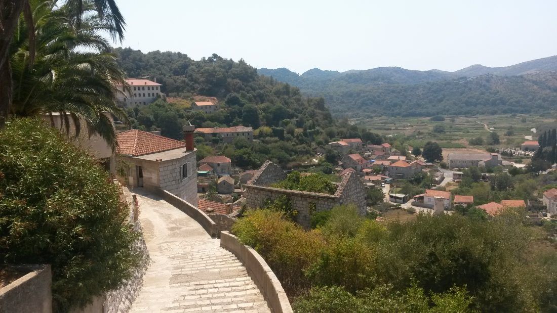 Na Lastovu se traže najljepše uređeni balkon, okućnica i vrt