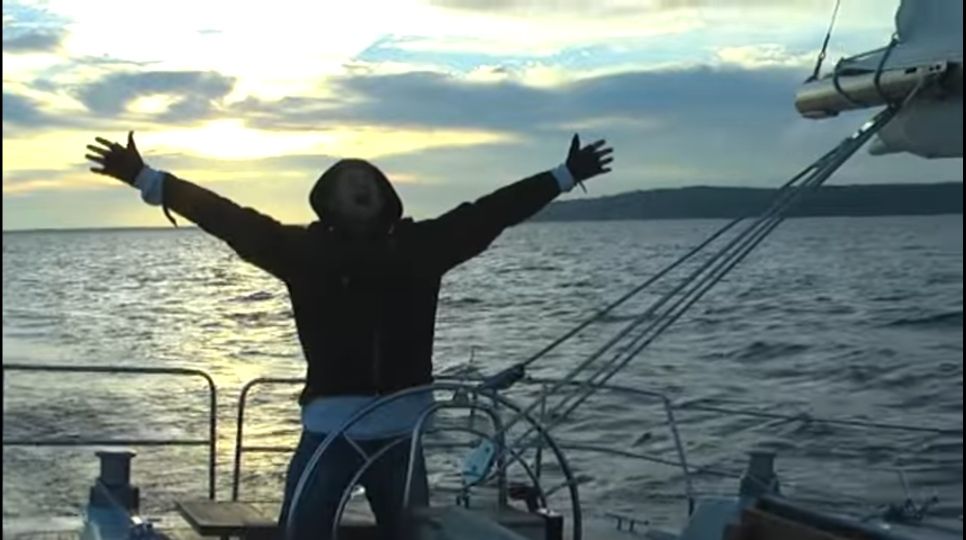 UKRAJINSKI MLADI PAR Susjedi su se smijali dok smo gradili jedrilicu u dvorištu, ali onda su se oduševili