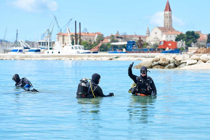 FOTO Očišćene trogirske plaže Brigi i Mastrinka: „More je ovdje super čisto!“
