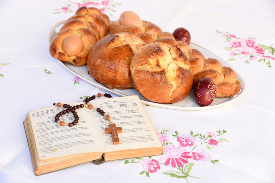 ZEMLJA GURMANIJA Uskršnja pogača