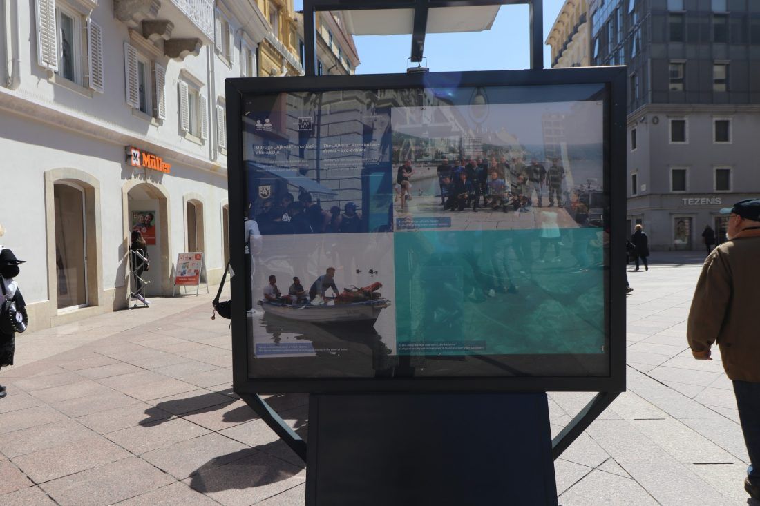 Na riječkom Korzu prikazani predmeti izronjeni iz gradske luke