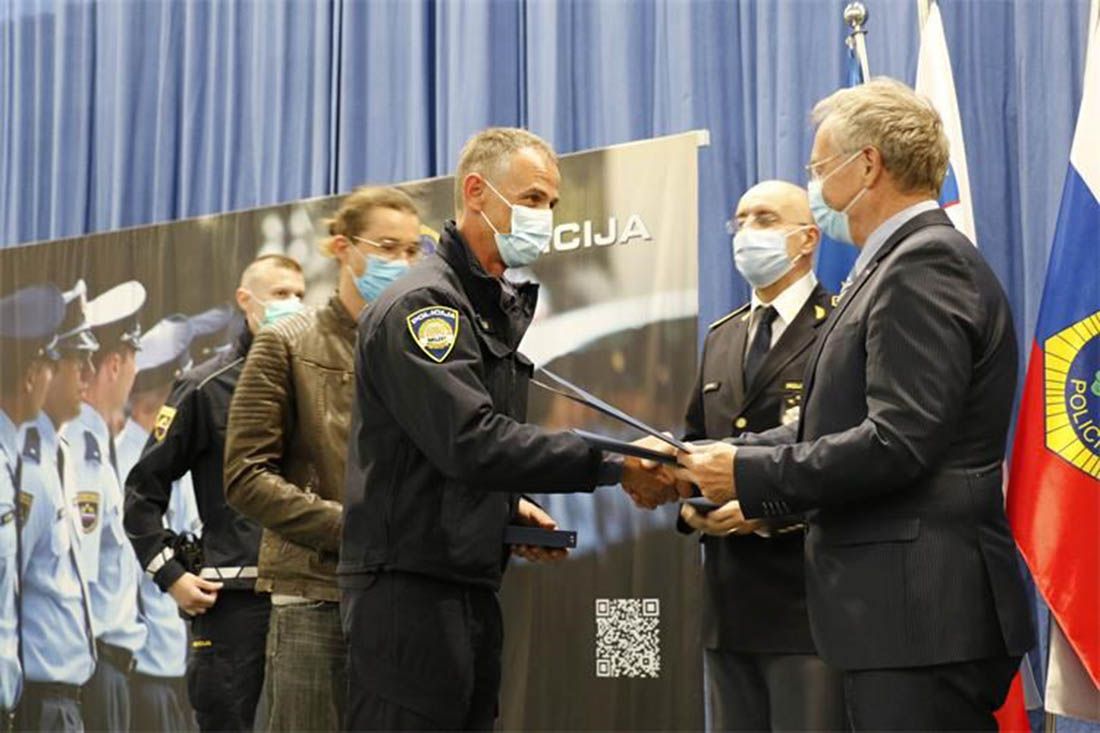 Slovenska policija dodijelila medalju za hrabrost i požrtvovnost policajcu iz Buja