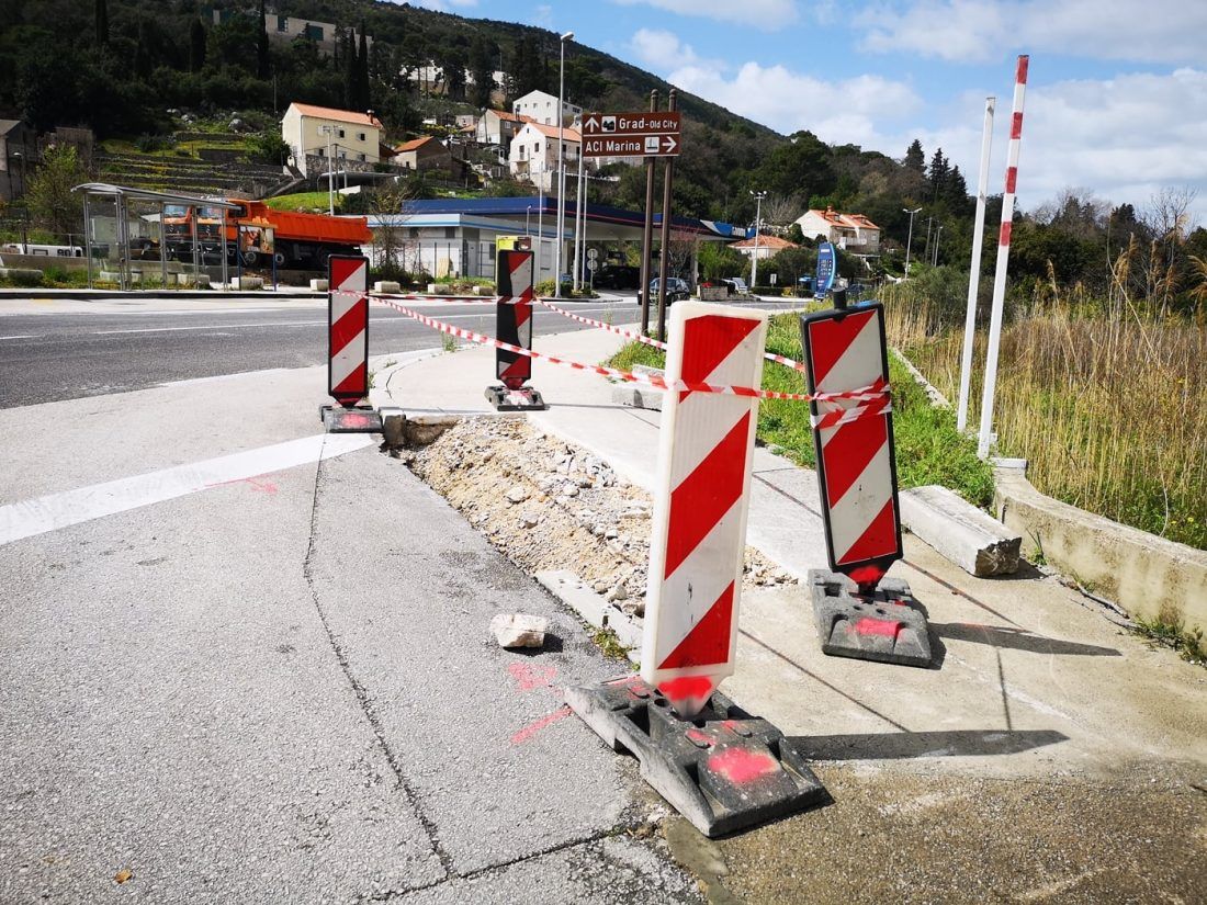 U tijeku radovi na novim pješačkim prijelazima od Komolca do Mokošice