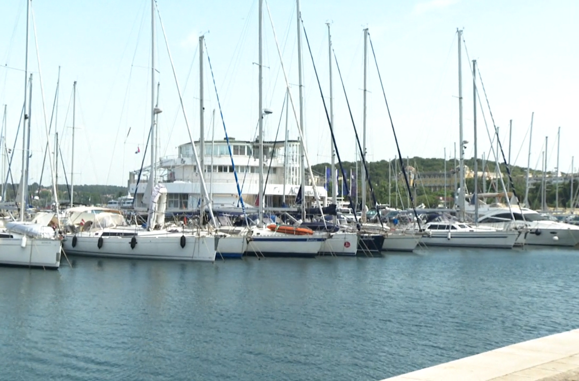 Pula se okreće moru