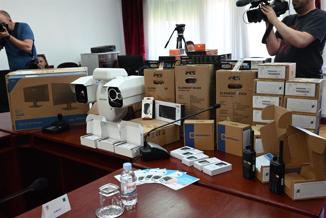 Vatrogasnoj zajednici Splitsko-dalmatinske županije donirana vrijedna oprema