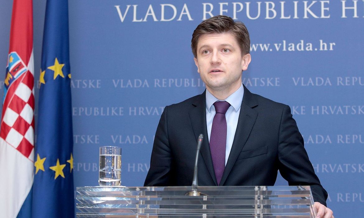 Ministar Marić podnosi ostavku!