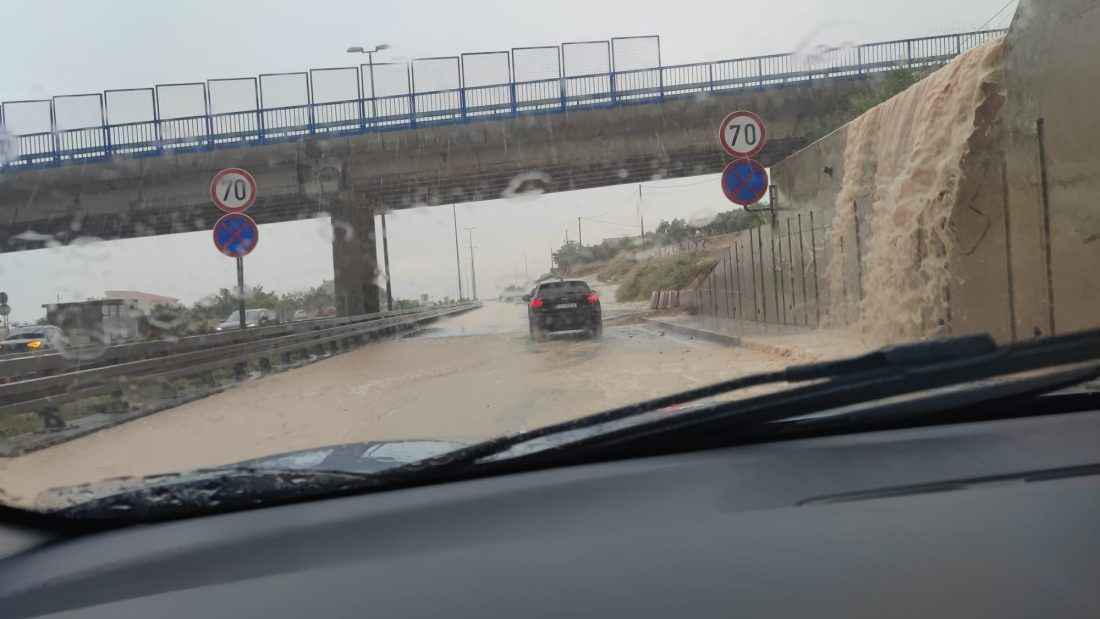 VIDEO Obilna kiša potopila kaštelanske ulice – Sve raspoložive snage su na terenu