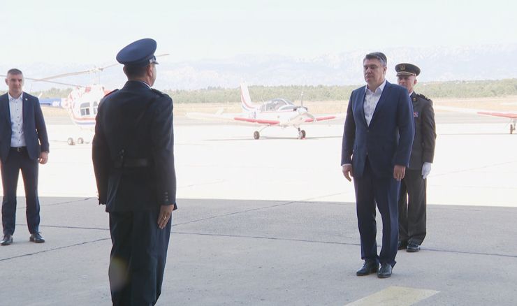 Milanović na dodjeli letačkog znaka vojnog pilota HRZ: “Vi ste nasljednici hrabrih među najhrabrijima”