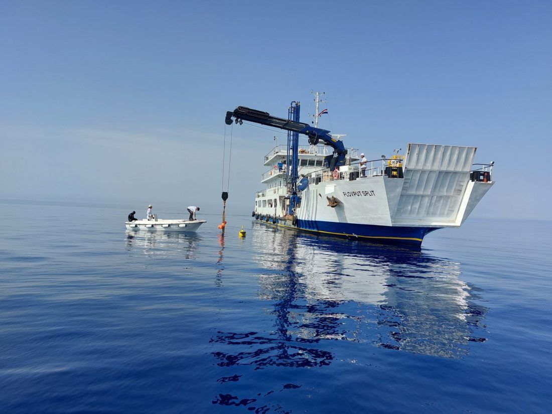 FOTO/VIDEO Plovput kod Molunta postavio treću od pet meteo-oceanografskih plutača