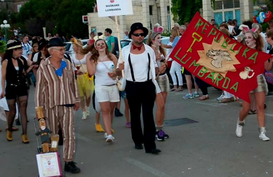 Korčula se sprema za maškarani doček pola Nove godine