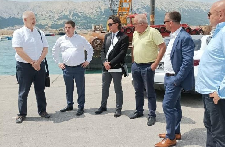 Ministar Butković obišao projekt dogradnje luke Baška i sudjelovao na svečanoj sjednici Općine